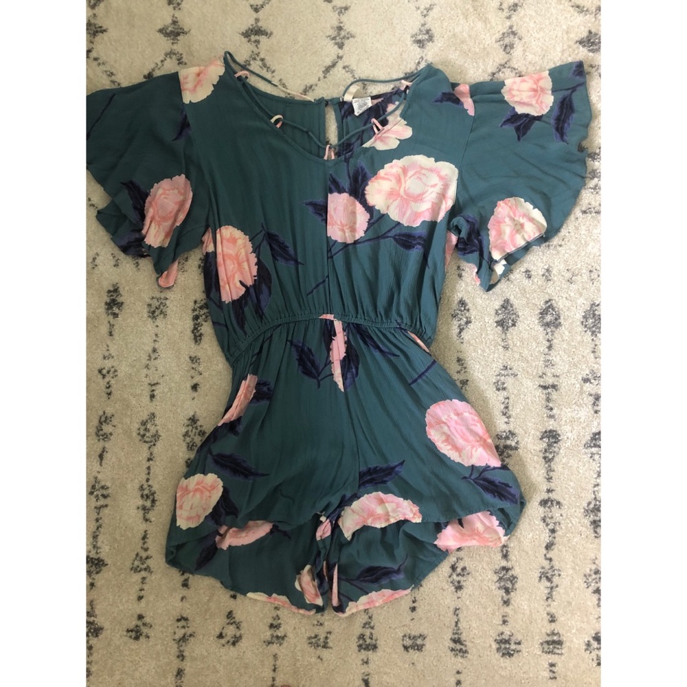 Billabong Floral Romper size Small